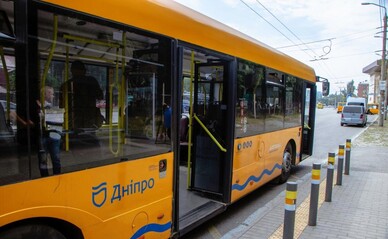 В Днепре приостановили трамвайные маршруты и изменили схемы движения автобусов