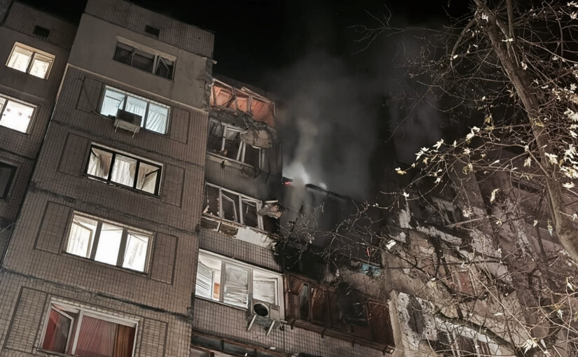 430 Шахедів та 18 ракет: Росія завдала масованого удару по 9 районах Києва - фото