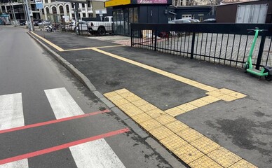 В Шевченковском районе обустроили безбарьерный подход к социальному объекту