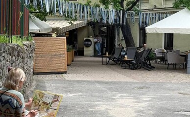 На Андріївському узвозі у Києві закрили культове кафе DRUZI