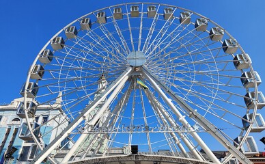 Суд снял арест с колеса обозрение на Контрактовой площади в Киеве