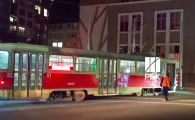 В Киеве дважды в неделю сошли с рельсов трамваи на Глубочицкой после капремонта