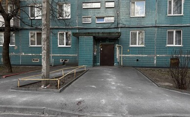 У Дніпрі невідомі напали на суддю біля дому та втекли