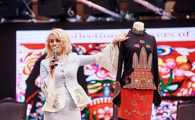 Мастер петриковской росписи из Днепропетровщины обвиняет бренд одежды в использовании её картины без разрешения