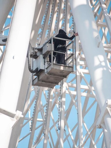 Колесо огляду на Контрактовій площі в Києві почали демонтувати