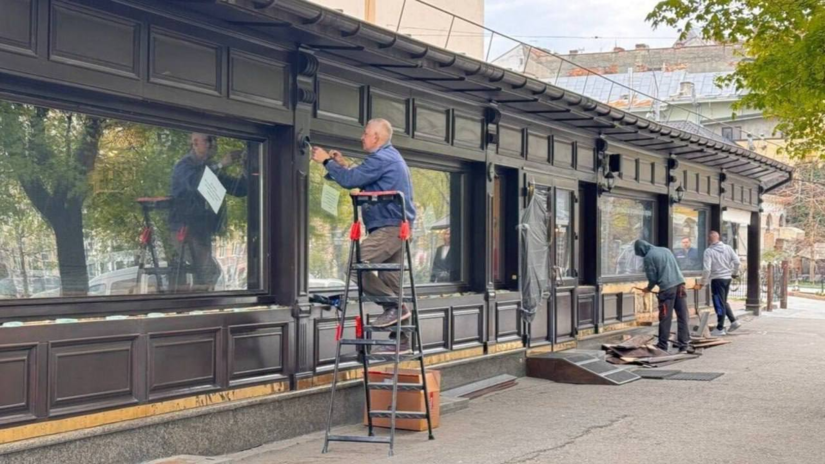 Во Львове демонтируют рестораны 