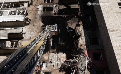 «Я там теж мав загинути» — у Дніпрі мешканець зруйнованої будівлі врятувався, але втратив дружину