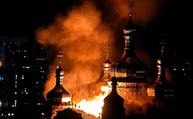 Росія вдарила по Києву ракетами та дронами: загинули четверо, палала Лавра, 140 тисяч людей без світла