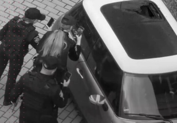 У Львові у припаркованому авто виявили тіло чоловіка з вогнепальним пораненням