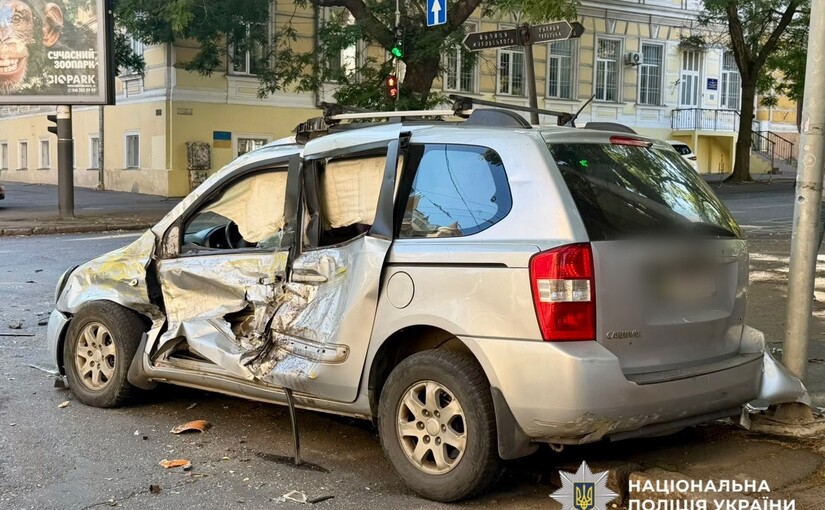 В Одессе водитель Kia проехал на красное и вызвал ДТП с девятью пострадавшими