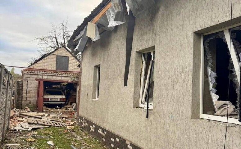 В Днепре российская атака повредила около трех десятков частных домов
