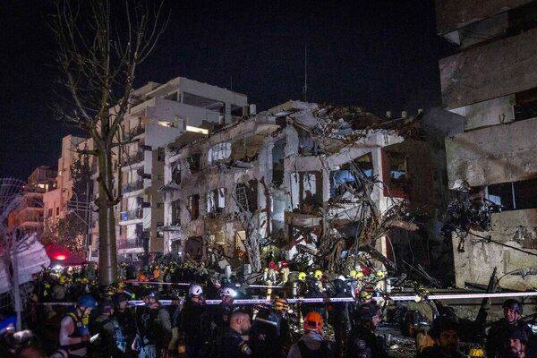 Последствия иранских ударов по Тель-Авиву.