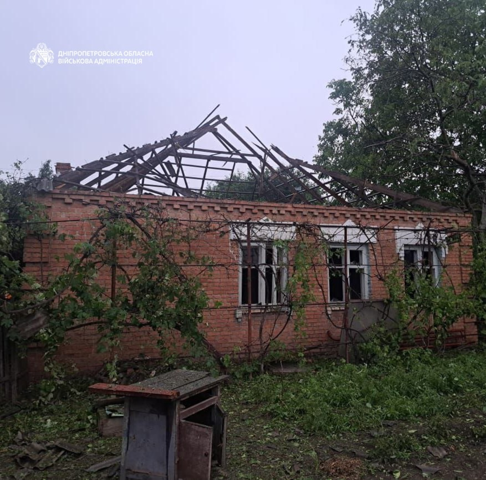 Ночью РФ ударила по пяти районам Днепропетровщины: есть тяжелораненый - фото