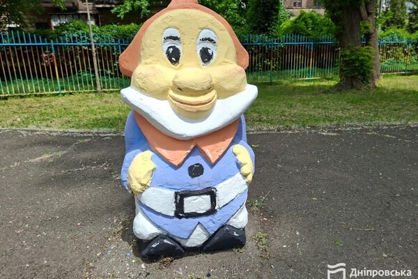 У Дніпрі юні художники розмалювали казкові фігури в парку Глоби фото 4