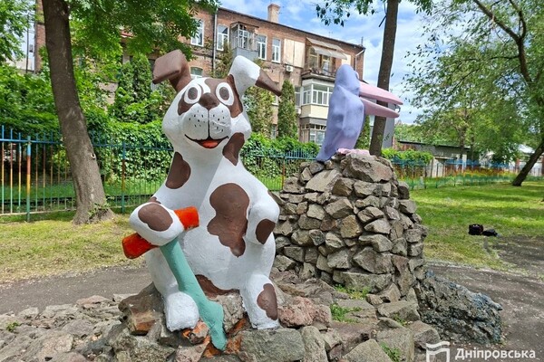 У Дніпрі юні художники розмалювали казкові фігури в парку Глоби фото 9