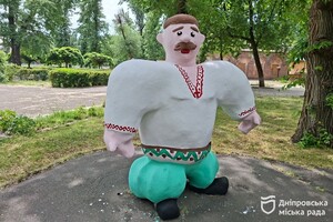 У Дніпрі юні художники розмалювали казкові фігури в парку Глоби фото 10